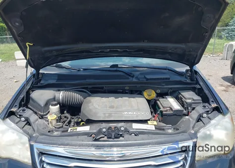 2014 Chrysler Town & Country Touring-L z USA, uszkodzony, nr VIN 2C4RC1CG4ER377148